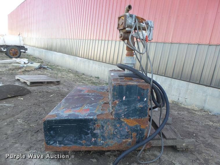 image for item AU9648 (2) fuel tanks