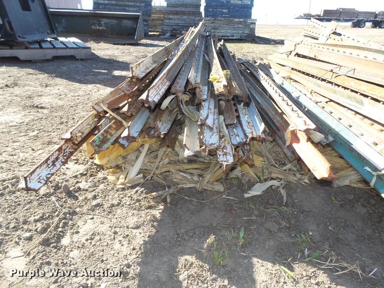 image for item AU9651 (175) steel posts