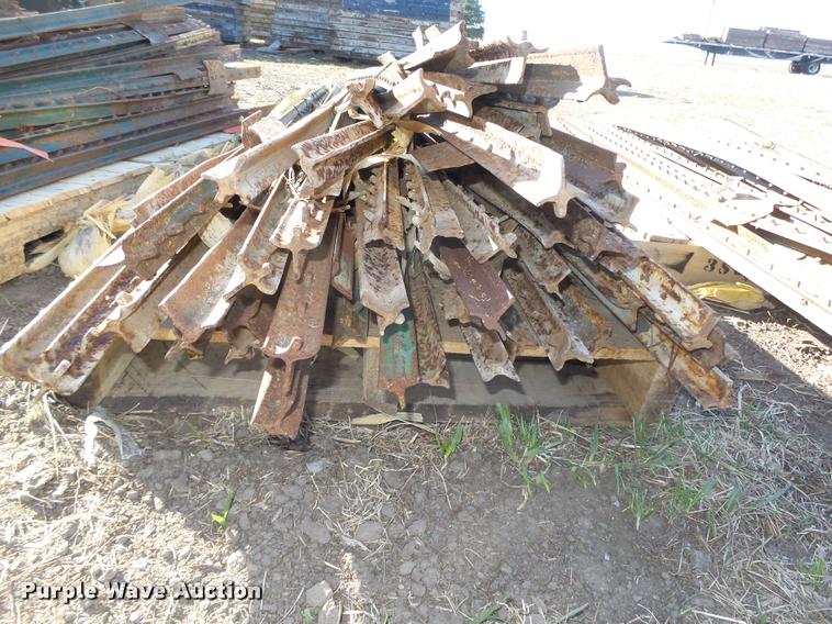 image for item AU9651 (175) steel posts