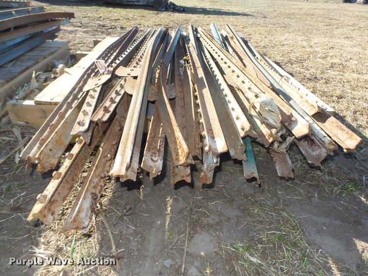 image for item AU9651 (175) steel posts