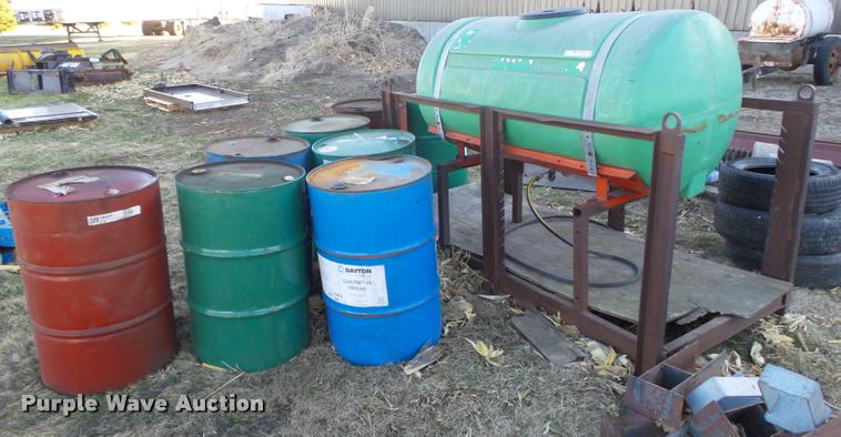 image for item AU9658 Poly tank and barrels