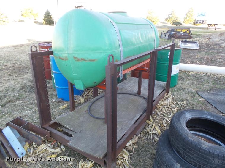 image for item AU9658 Poly tank and barrels