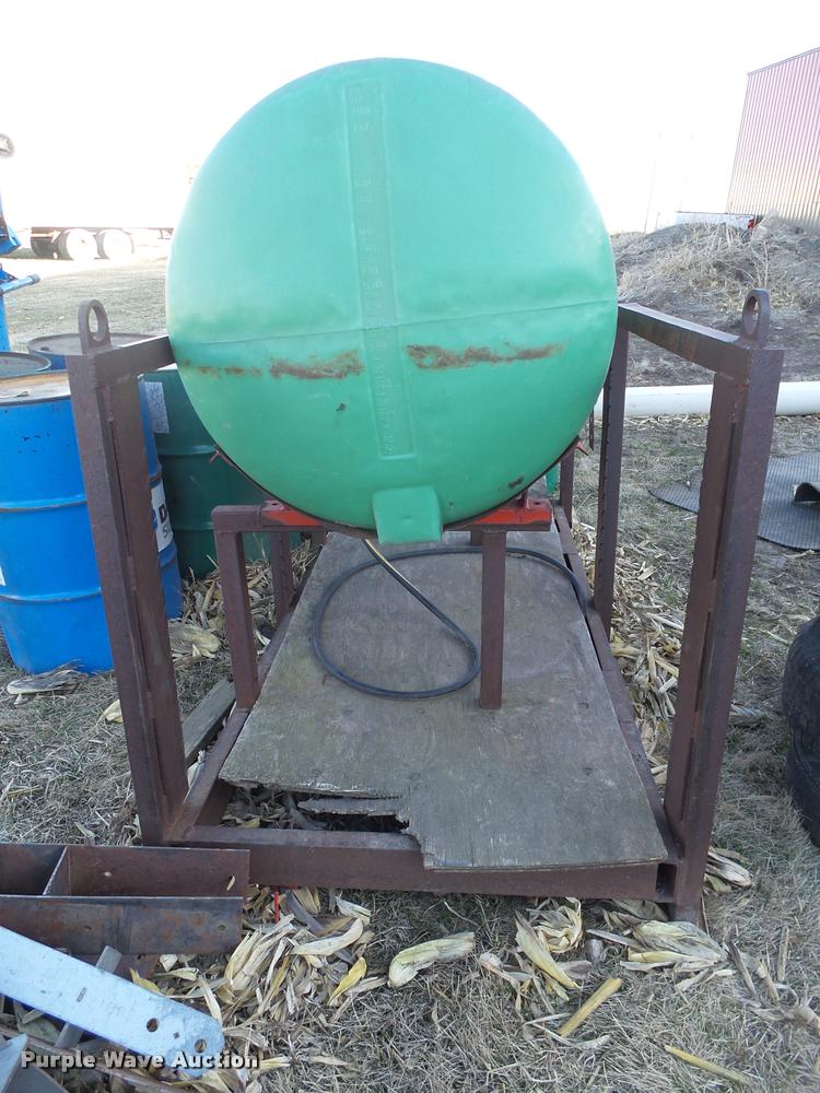 image for item AU9658 Poly tank and barrels