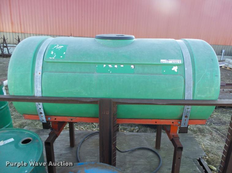 image for item AU9658 Poly tank and barrels