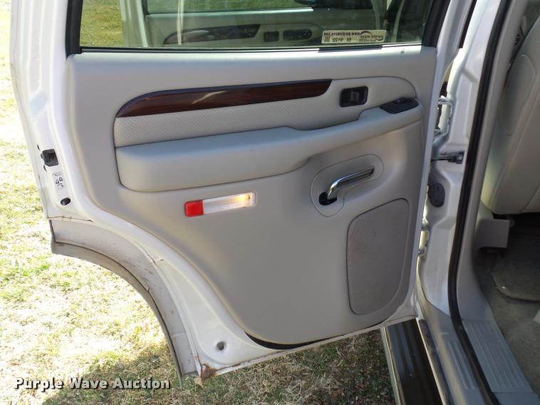 image for item BI9122 2003 Cadillac Escalade SUV