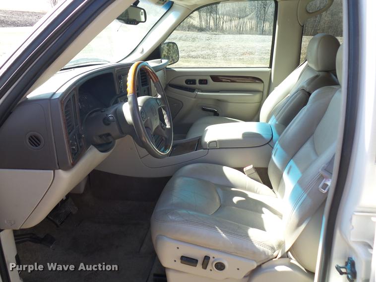 image for item BI9122 2003 Cadillac Escalade SUV