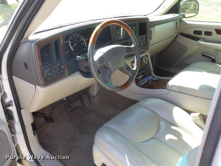 image for item BI9122 2003 Cadillac Escalade SUV