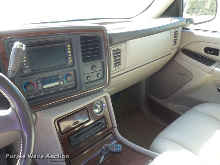 image for item BI9122 2003 Cadillac Escalade SUV
