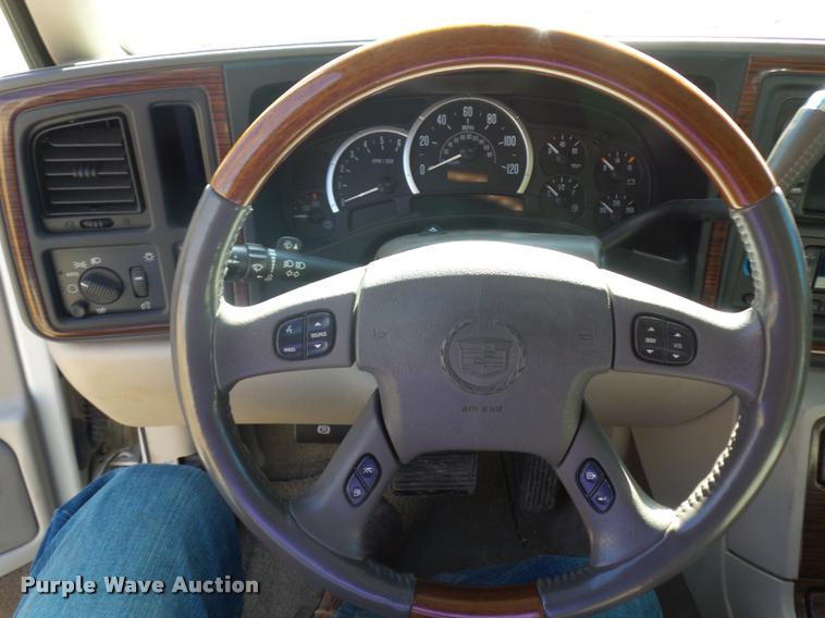 image for item BI9122 2003 Cadillac Escalade SUV