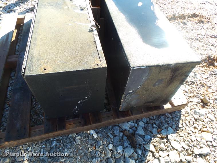 image for item BM9504 (2) toolboxes