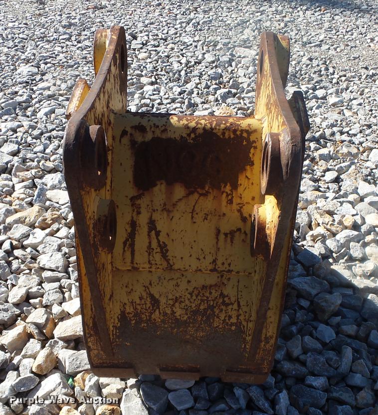 image for item BM9512 Caterpillar backhoe bucket