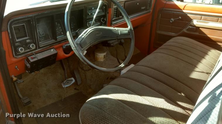 image for item BU9965 1974 Ford F350 flatbed pickup truck