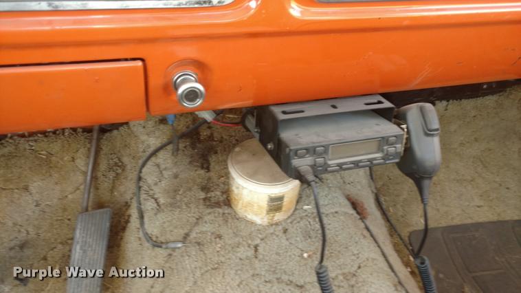 image for item BU9965 1974 Ford F350 flatbed pickup truck