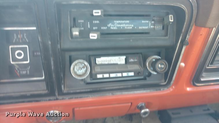 image for item BU9965 1974 Ford F350 flatbed pickup truck