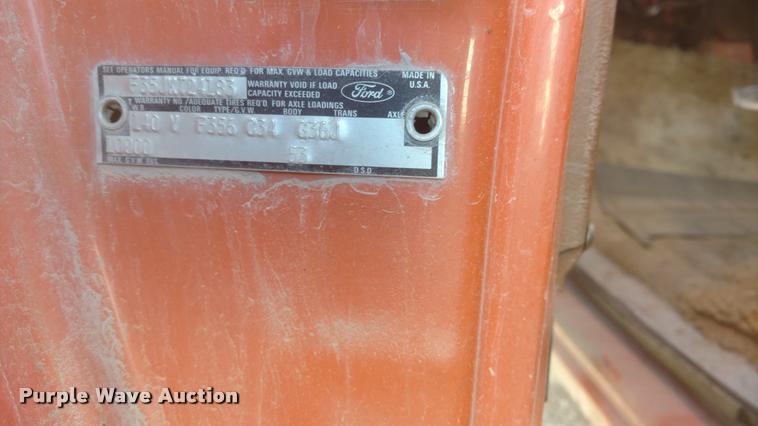 image for item BU9965 1974 Ford F350 flatbed pickup truck