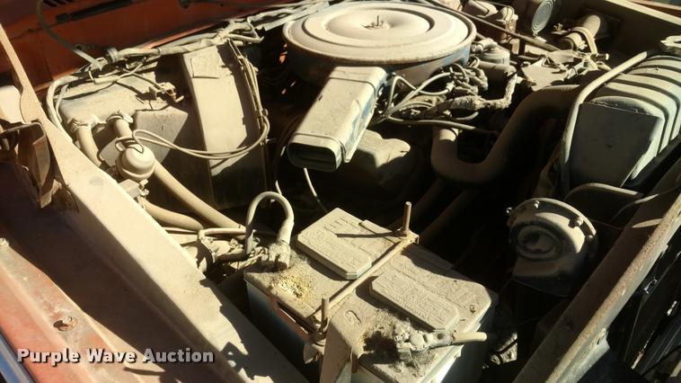 image for item BU9965 1974 Ford F350 flatbed pickup truck