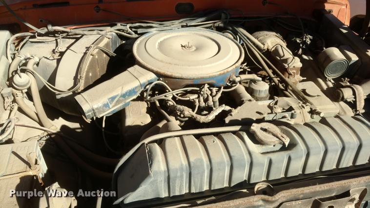 image for item BU9965 1974 Ford F350 flatbed pickup truck