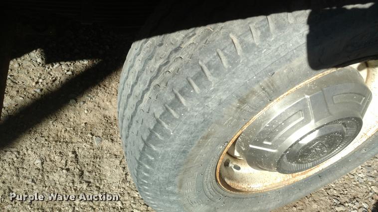 image for item BU9965 1974 Ford F350 flatbed pickup truck