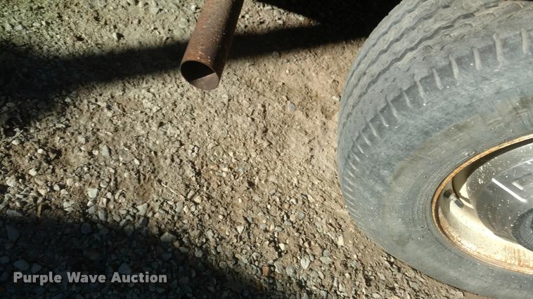 image for item BU9965 1974 Ford F350 flatbed pickup truck