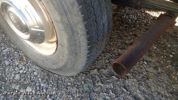 image for item BU9965 1974 Ford F350 flatbed pickup truck