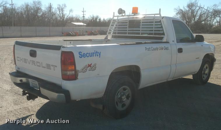 image for item BU9966 2002 Chevrolet Silverado 1500 pickup truck