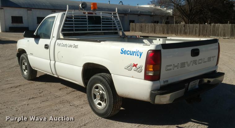 image for item BU9966 2002 Chevrolet Silverado 1500 pickup truck