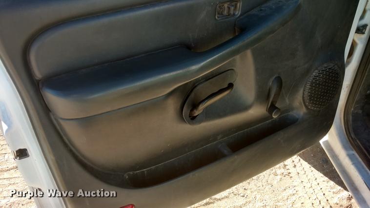 image for item BU9966 2002 Chevrolet Silverado 1500 pickup truck