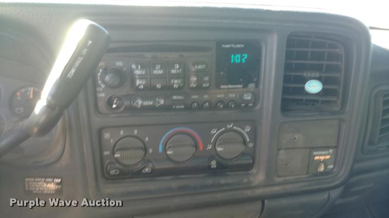 image for item BU9966 2002 Chevrolet Silverado 1500 pickup truck