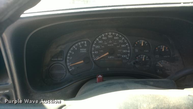 image for item BU9966 2002 Chevrolet Silverado 1500 pickup truck