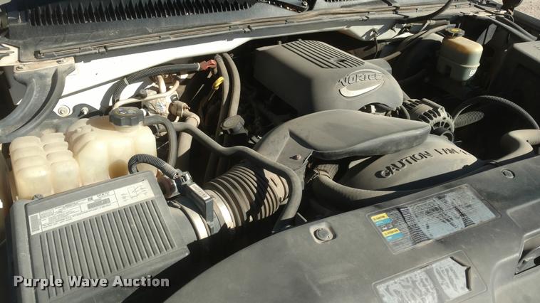 image for item BU9966 2002 Chevrolet Silverado 1500 pickup truck