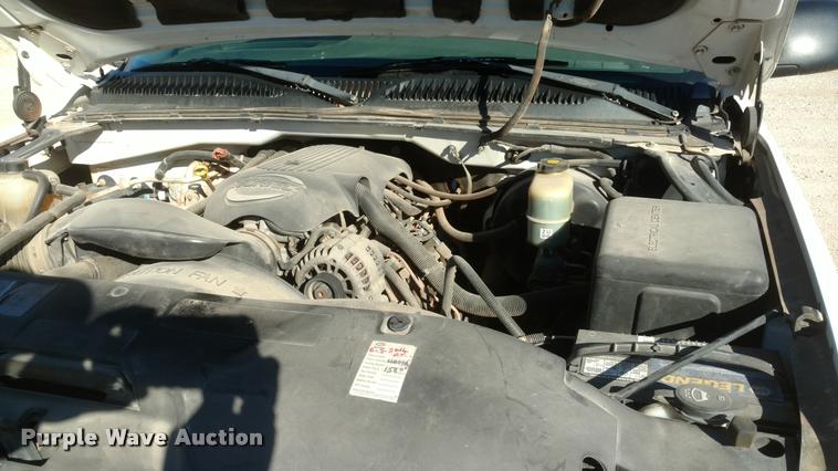 image for item BU9966 2002 Chevrolet Silverado 1500 pickup truck