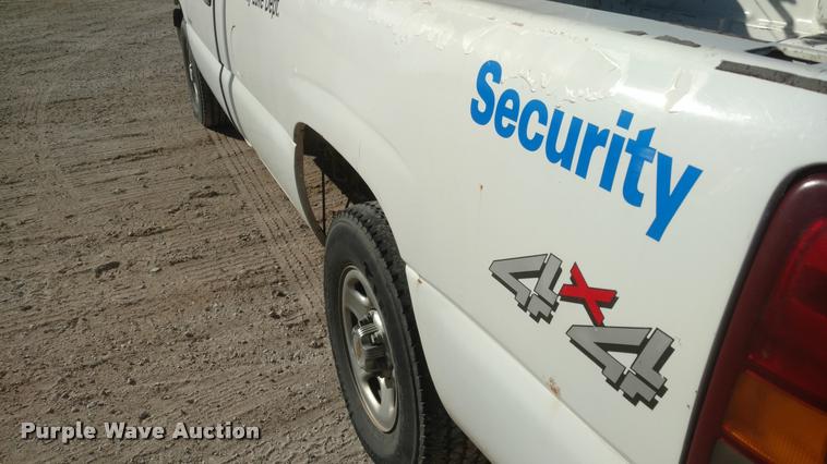 image for item BU9966 2002 Chevrolet Silverado 1500 pickup truck