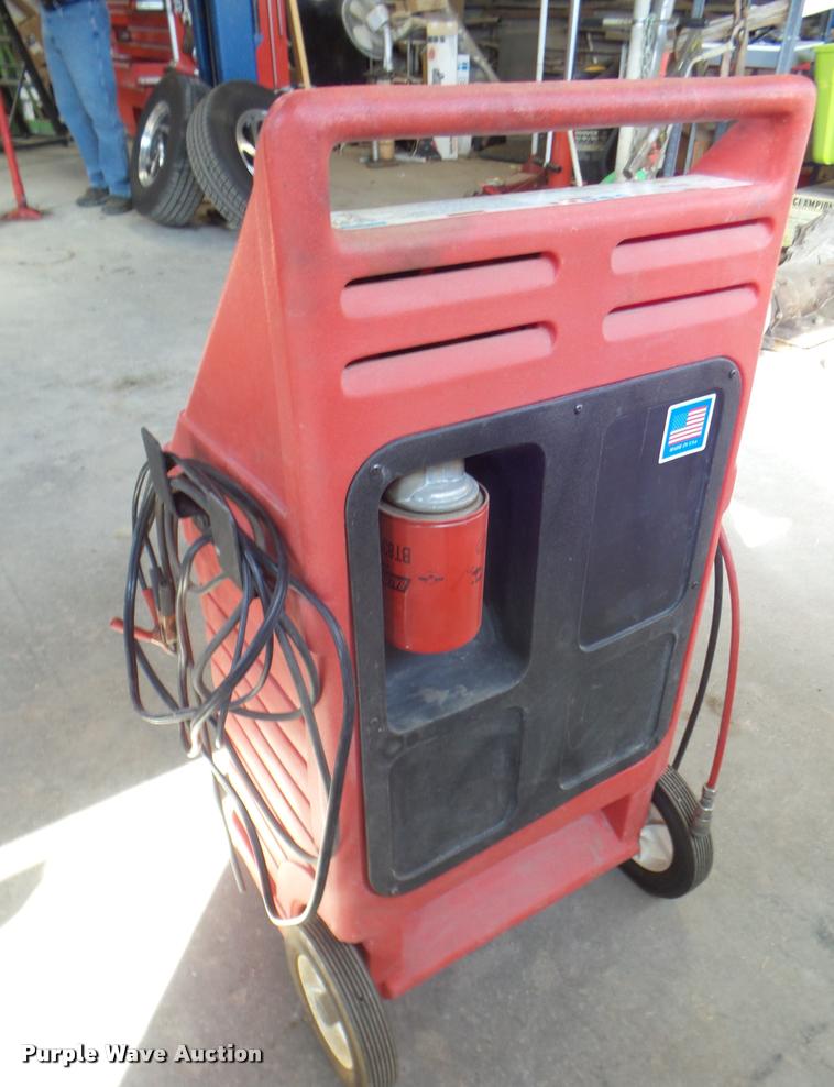 image for item BW9177 Snap-on EEFS100C MotorVac carbon clean system fuel system service and diagnostic machine