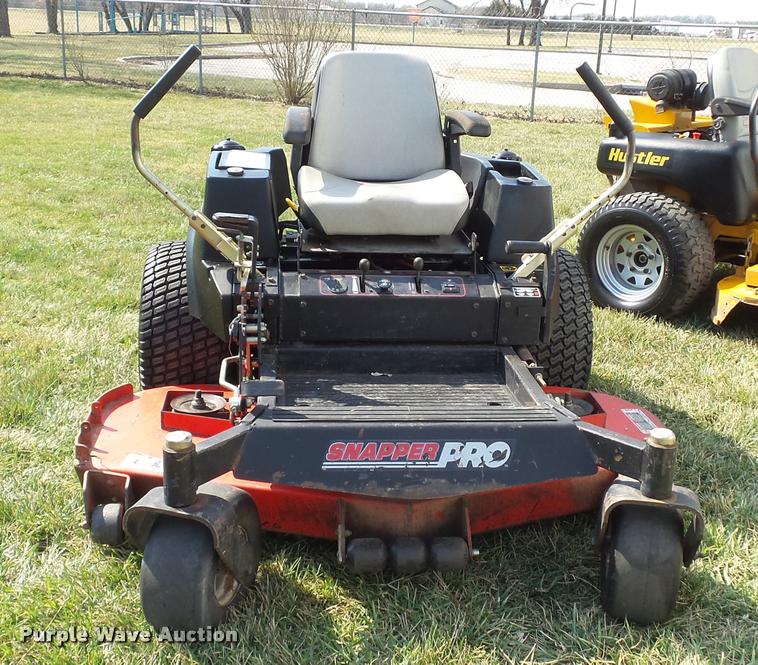 image for item BY9004 2006 Snapper Pro ZTR lawn mower