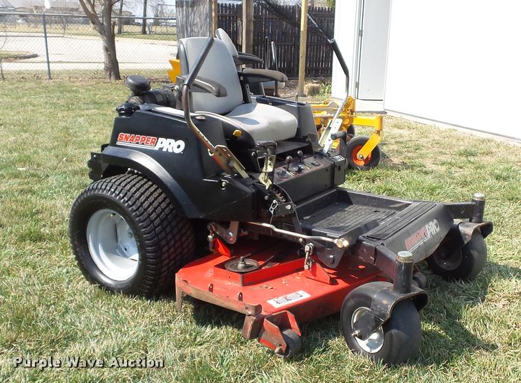 image for item BY9004 2006 Snapper Pro ZTR lawn mower