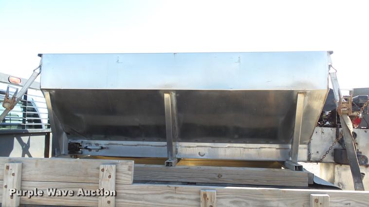 image for item BY9006 Stainless steel salt/sand spreader