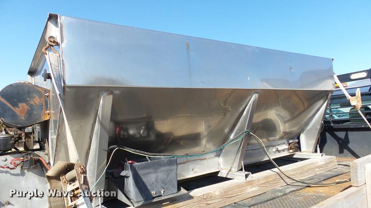 image for item BY9006 Stainless steel salt/sand spreader