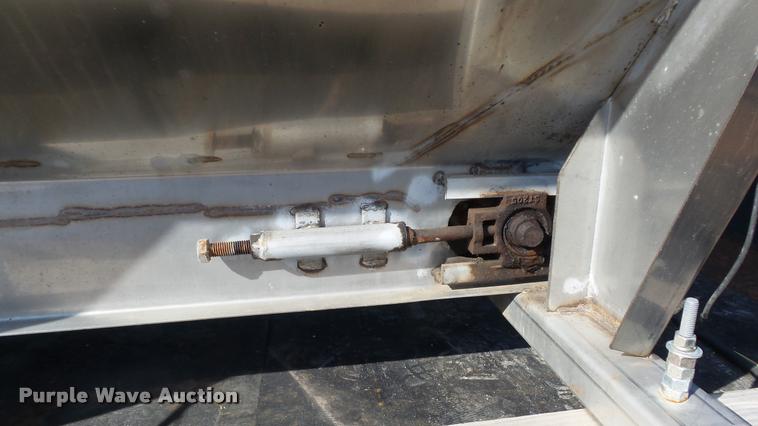 image for item BY9006 Stainless steel salt/sand spreader