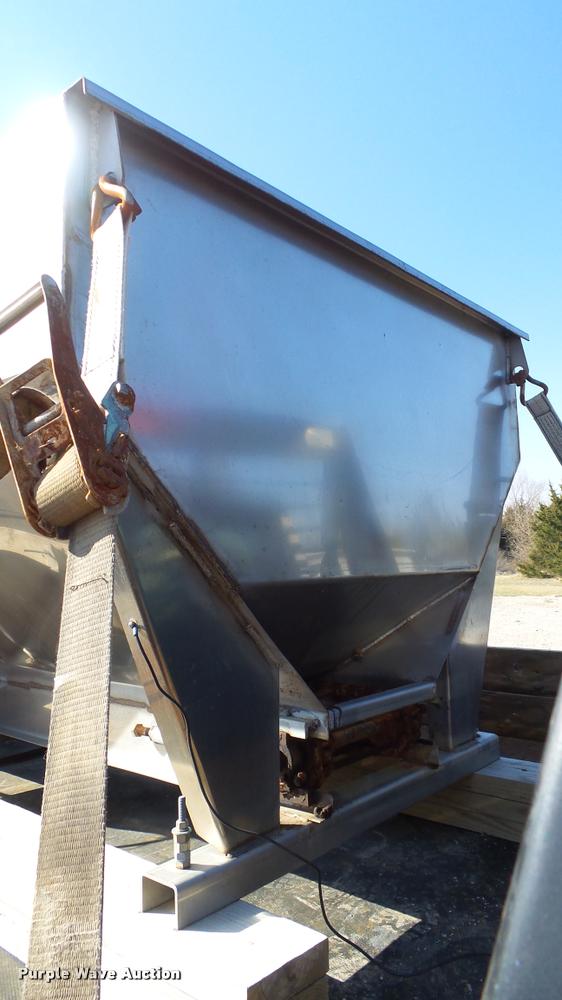 image for item BY9006 Stainless steel salt/sand spreader