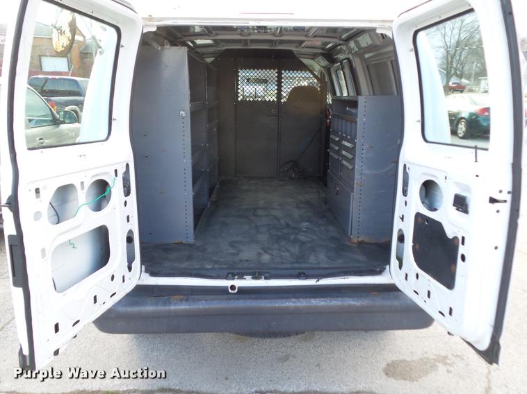 image for item CB9853 2006 Ford E250 van