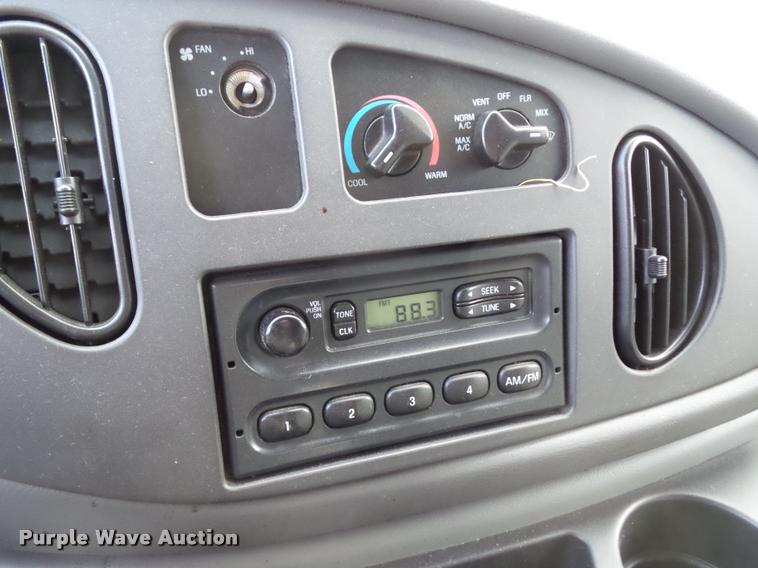 image for item CB9853 2006 Ford E250 van