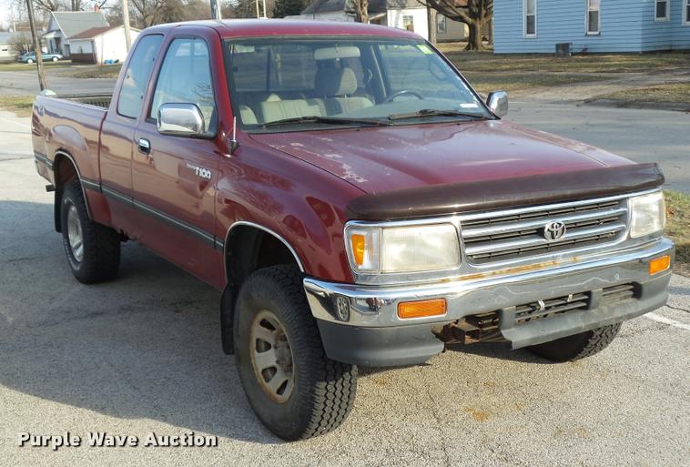 image for item CB9854 1995 Toyota T100 SR5 XtraCab pickup truck