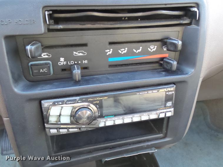 image for item CB9854 1995 Toyota T100 SR5 XtraCab pickup truck