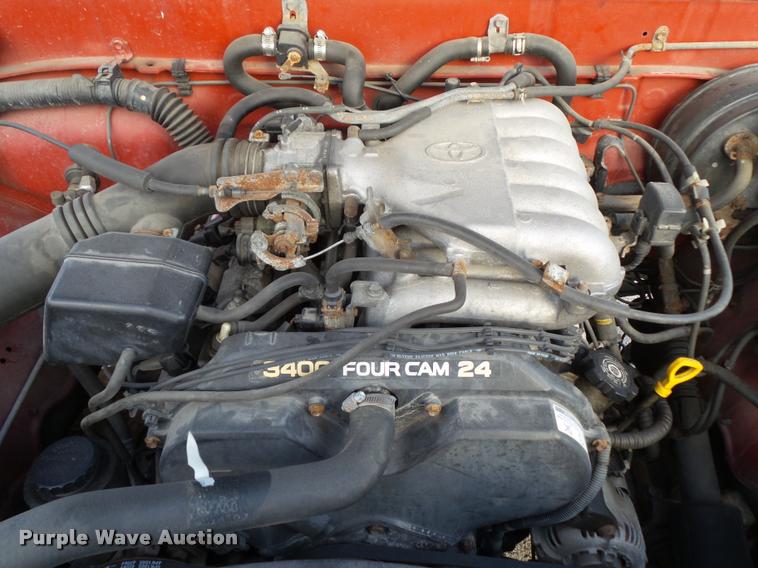 image for item CB9854 1995 Toyota T100 SR5 XtraCab pickup truck