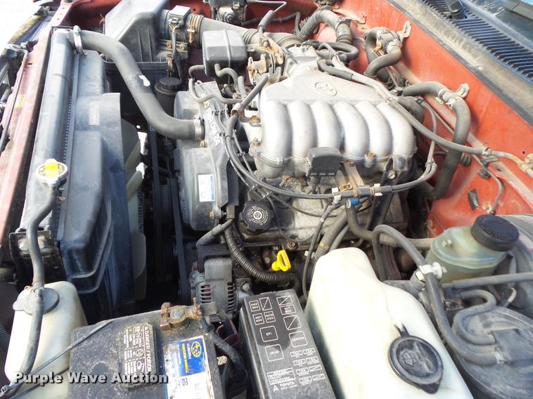 image for item CB9854 1995 Toyota T100 SR5 XtraCab pickup truck