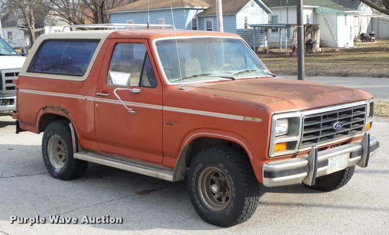 image for item CB9855 1983 Ford Bronco XLT SUV