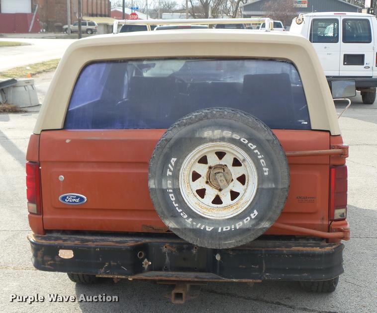 image for item CB9855 1983 Ford Bronco XLT SUV