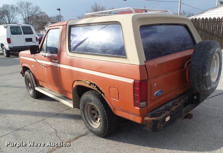 image for item CB9855 1983 Ford Bronco XLT SUV