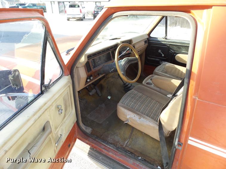 image for item CB9855 1983 Ford Bronco XLT SUV