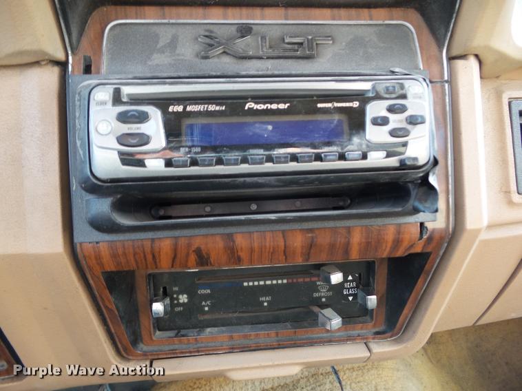 image for item CB9855 1983 Ford Bronco XLT SUV